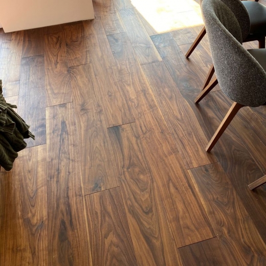 Plank natural walnut 14mm per sqm.